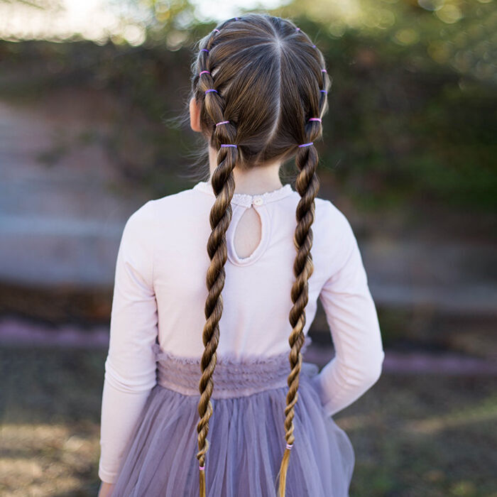 Легкая прическа в школу: красивая идея для коротких волос от Марии Педрасы