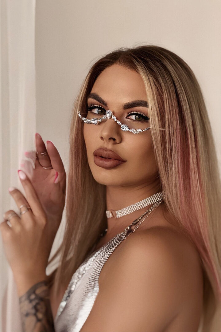 блоггеры екатеринбурга. блоггеры екб. блоггеры екб. марина филатова блоггер екб. блоггер из екатеринбурга.