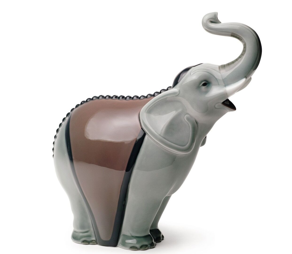 Статуэтка фарфоровая NAO Слон серый (An Elephant's Call) 21см