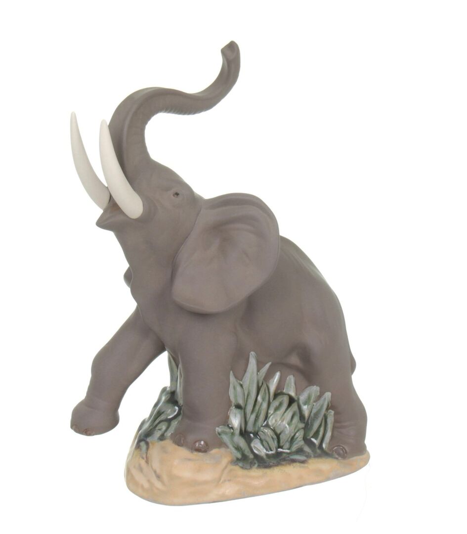 Статуэтка фарфоровая NAO Слон (Elephant) 23см