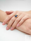 Эффектное кольцо из позолоченного серебра и синего янтаря «Василёк» Amberho