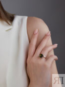 Кольцо с натуральным искрящимся тёмно-зелёным янтарем «Фурор»
